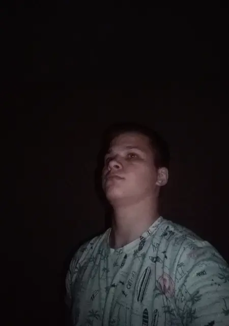 Я Никита, 21 років, знайомлюсь без зобов'язань у Запоріжжі