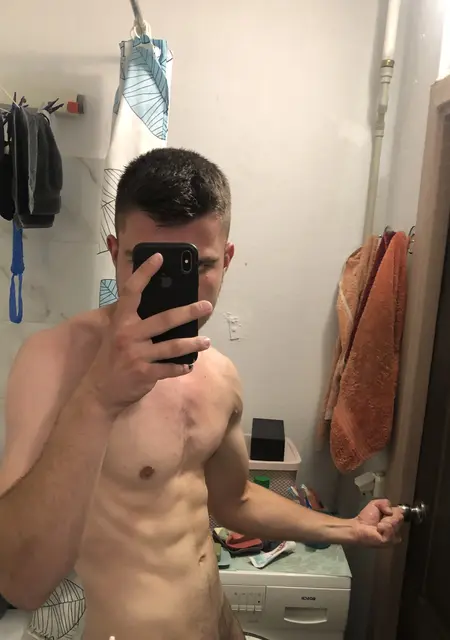 Я Макс, 26 років з Білої Церкви, шукаю знайомства без зобов'язань