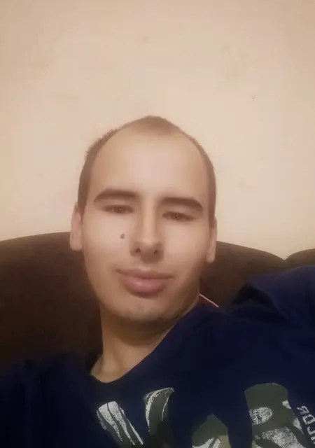 Я Александр, 25, из Херсона, ищу знакомство для приятного времяпровождения