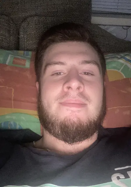 Я Артем, 25, из Гуляйполя, ищу знакомство для постоянных отношений