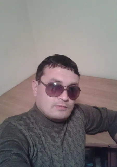 Я Макс, 37, знакомлюсь без обязательств в Северодонецке