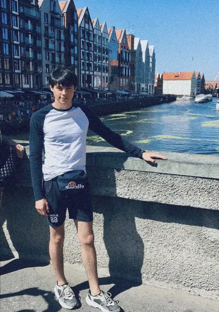 Я Владислав, 25, из Херсона, ищу знакомства без обязательств