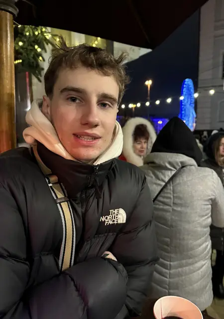 Макс из Кропивницкого, мне 28, познакомлюсь для дружбы