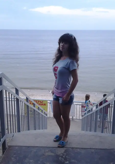 Юлия из Лисичанска, ищу на сайте общение