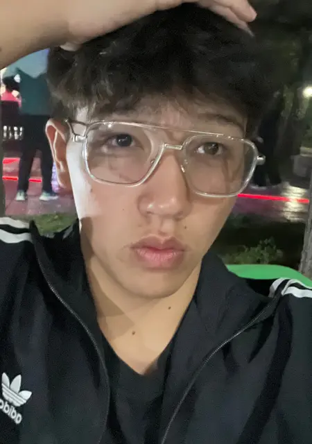 Я Amanya, 19, из Бишкека, ищу знакомство для постоянных отношений