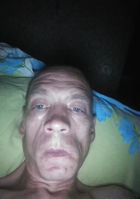 Я Алексей Привет, 25, из Барановичей, ищу знакомства на одну ночь