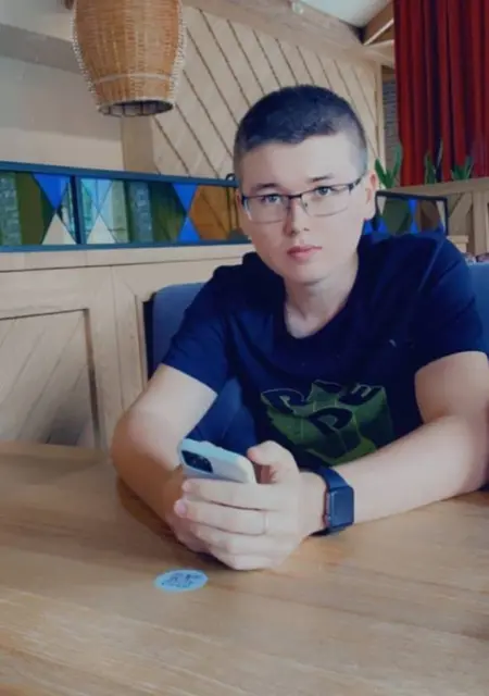 Я Василий, 23 років, знайомлюсь для постійних стосунків у Черкасах