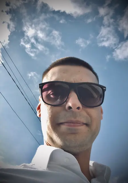 Я Dima, 29, из Черновцов, ищу знакомство для приятного времяпровождения