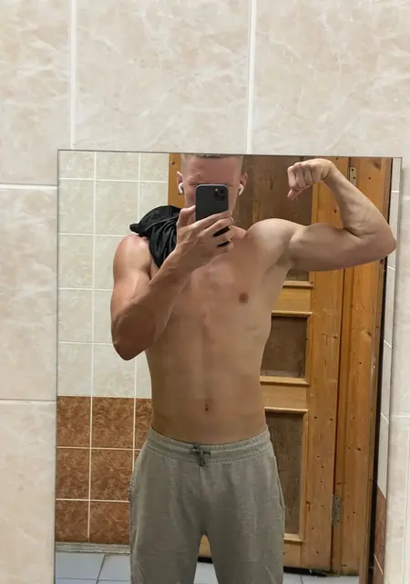 Я Михаил, 20, из Брюсселя, ищу знакомство для общения