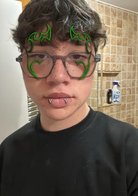 Я Aaron, 19, из Пинеда де Мар, ищу знакомство для совместных путешествий