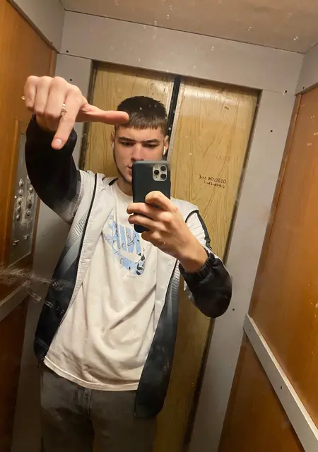 Я Moderated, 20, знакомлюсь на одну ночь в Кропивницком