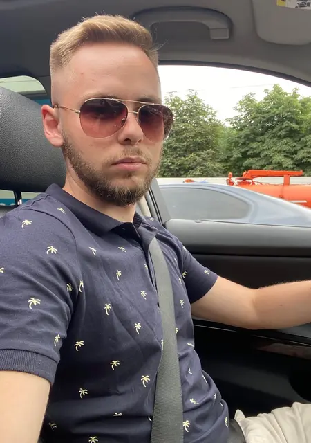 Я Vlad, 30, знакомлюсь без обязательств в Киеве