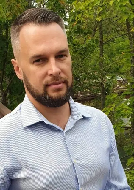 Рома из Киева, мне 42, познакомлюсь на одну ночь