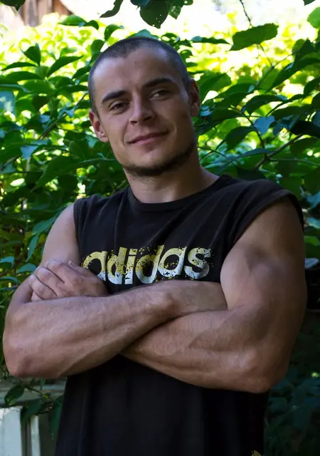 Я Андрей, 34, знакомлюсь на одну ночь в Korostychev