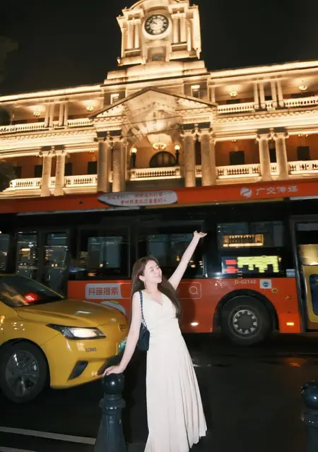 Я Alyssa, 39, знакомлюсь для открытые отношения в Бахмуте