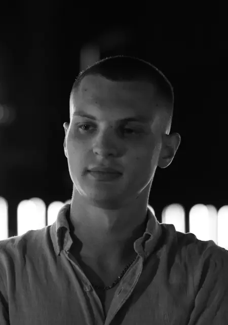 Я Денис, 23, из Батуми, ищу знакомства без обязательств