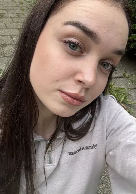 Dana из Делфт, ищу на сайте знакомства на одну ночь