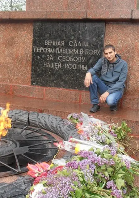 Артем из Макеевки, ищу на сайте знакомства на одну ночь