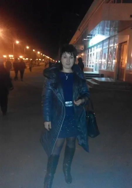 Олеся из Харькова, мне 38, познакомлюсь для постоянных отношений