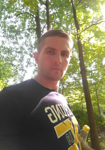 Саша из Гродно, мне 41, познакомлюсь без обязательств