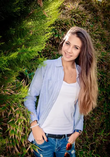 Мира из Луганска, ищу на сайте общение