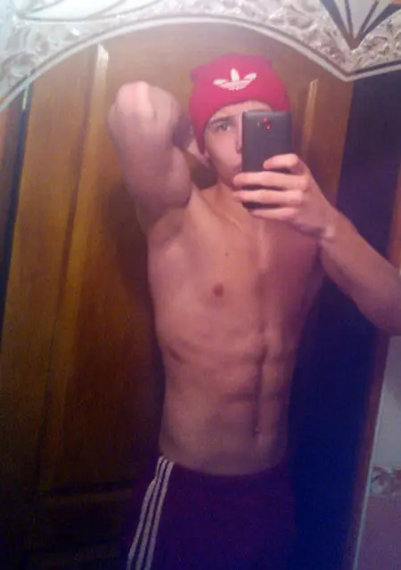 Я Мелкий, 28, из Кропивницкого, ищу знакомства на одну ночь