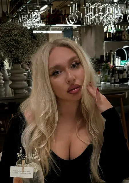 Я Хлоя, 23, знакомлюсь для вирта в Одессе