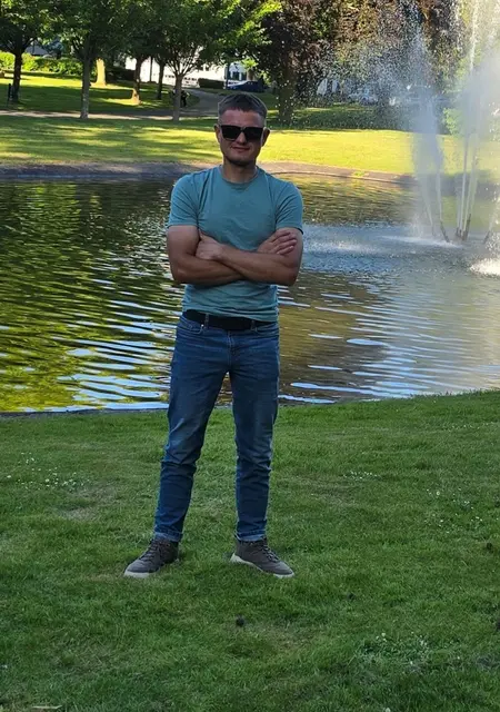 Vetal из Эссного, мне 29, познакомлюсь для общения