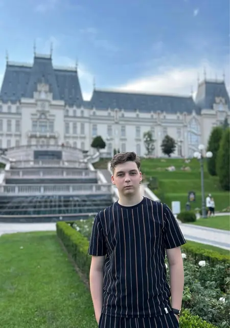 Я Іван, 19, знакомлюсь для открытые отношения в Жёлтых Воде