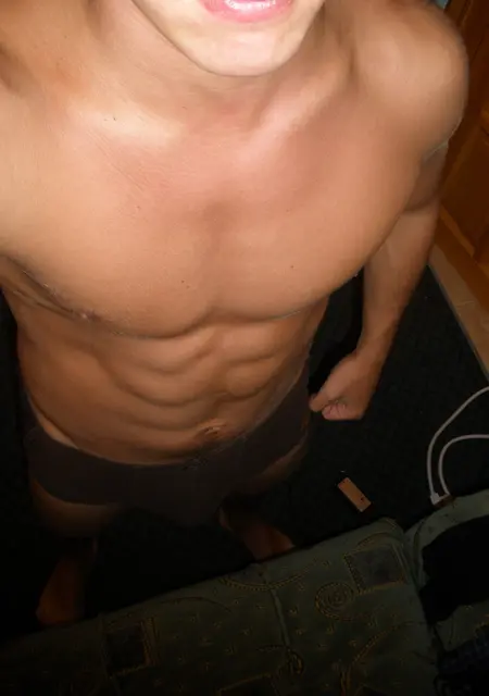 Дима из Львова, ищу на сайте знакомства на одну ночь