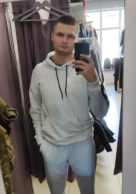 Владимир из Козельца, мне 23, познакомлюсь для приятного времяпровождения