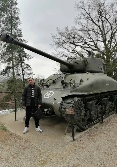 Я Oleg, 35 років з Кривого Рогу, шукаю знайомства без зобов'язань