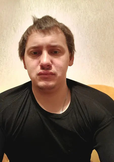 Я Максим, 32, из Макеевки, ищу знакомства без обязательств