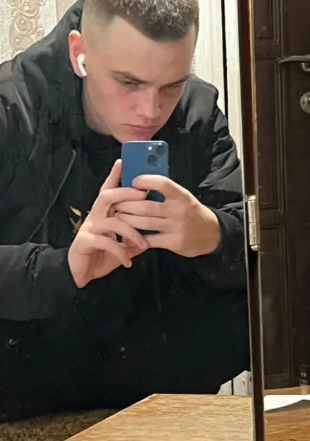 Данило из Чернигова, мне 22, познакомлюсь на одну ночь