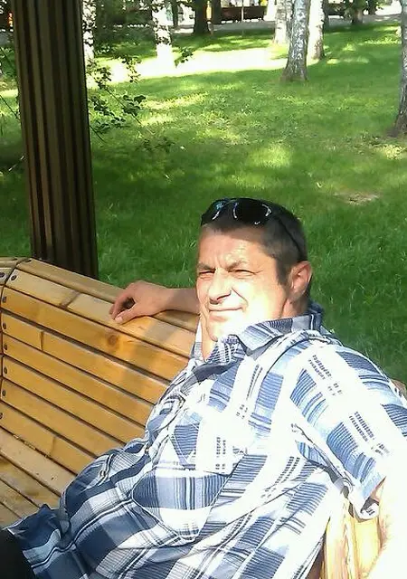 Олег з Харкова, мені 53 років, познайомлюсь без зобов'язань