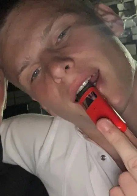 Денис из Винницы, мне 19, познакомлюсь без обязательств