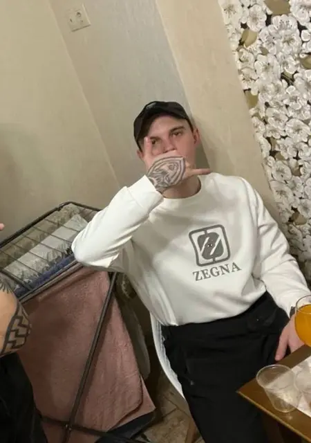 Андрей из Киева, мне 23, познакомлюсь на одну ночь