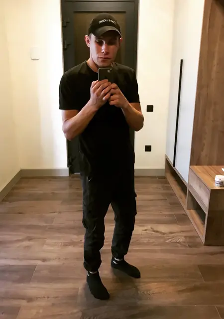 Я Kola, 25 років, знайомлюсь для постійних стосунків у Мукачеве