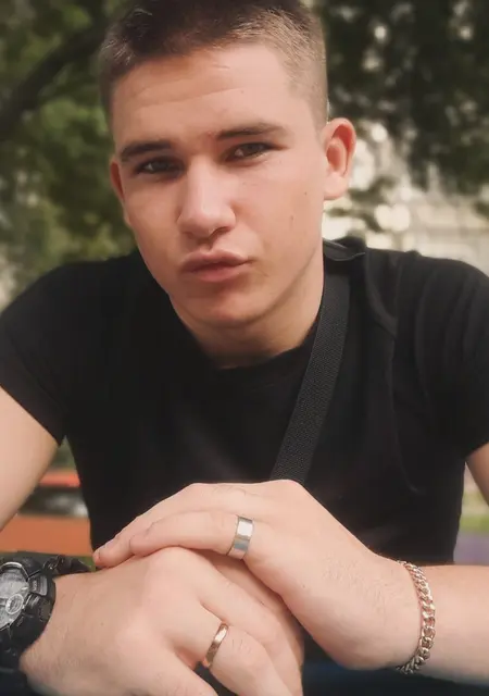 Саня з Дніпра, шукаю на сайті знайомства без зобов'язань