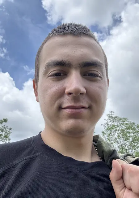 Алексей из Вашингтона, мне 21, познакомлюсь для вирта