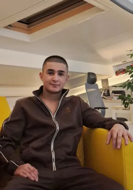 Я Lyox, 18, знакомлюсь для общения в Амстердаме