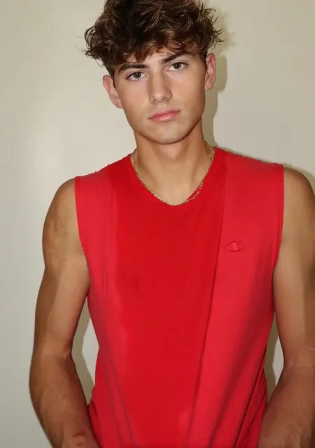 Я Miguel, 20, знакомлюсь без обязательств в Матаро