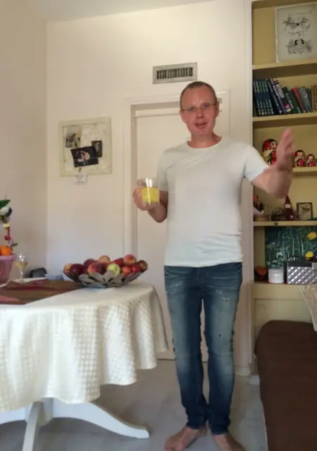 Oleg из Херсона, ищу на сайте знакомства на одну ночь