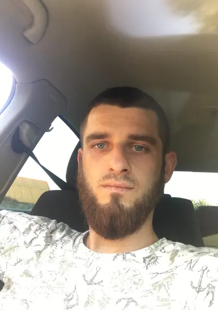 Дмитрий из Павлограда, мне 25, познакомлюсь для постоянных отношений