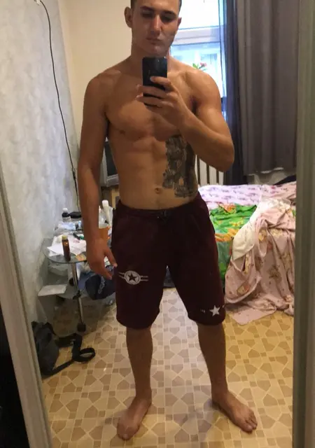 Я Kirill, 21, знакомлюсь на одну ночь в Днепре