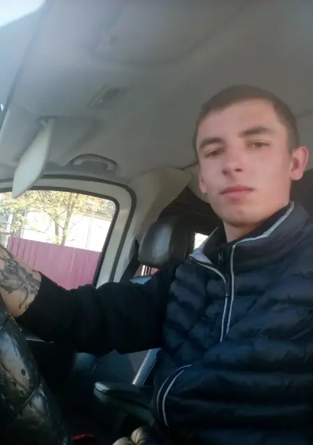 Назар из Ровно, мне 27, познакомлюсь для постоянных отношений