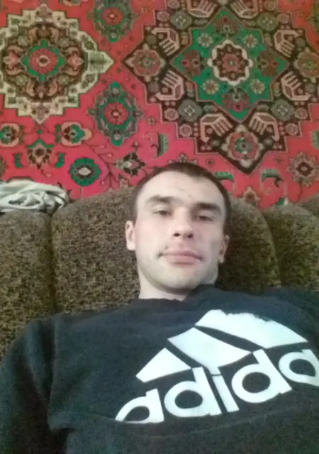 Я Женя, 25, знакомлюсь для постоянных отношений в Горловке