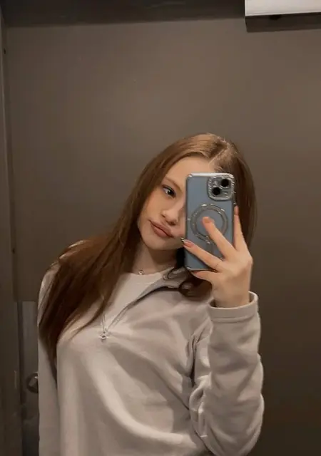 Ксения из Праги, мне 21, познакомлюсь без обязательств