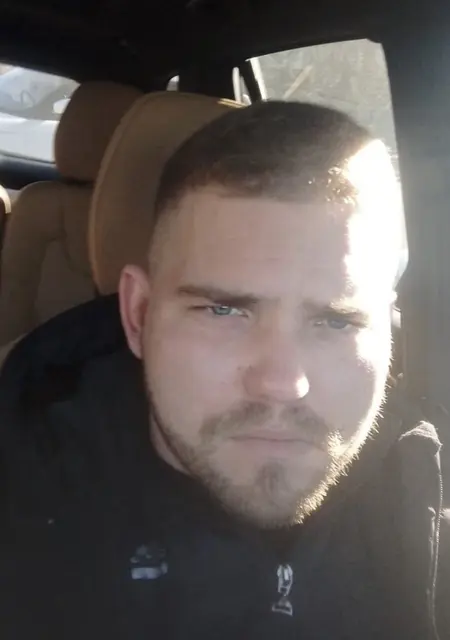 Leonid из Киева, мне 32, познакомлюсь без обязательств