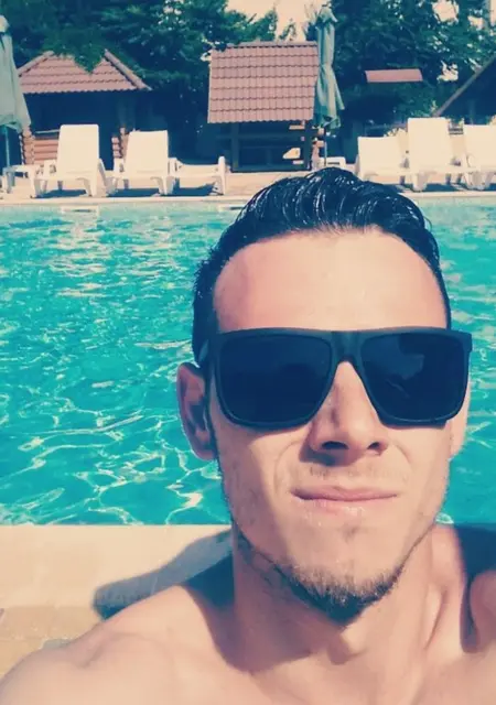 Максим из Кривого Рога, ищу на сайте знакомства на одну ночь